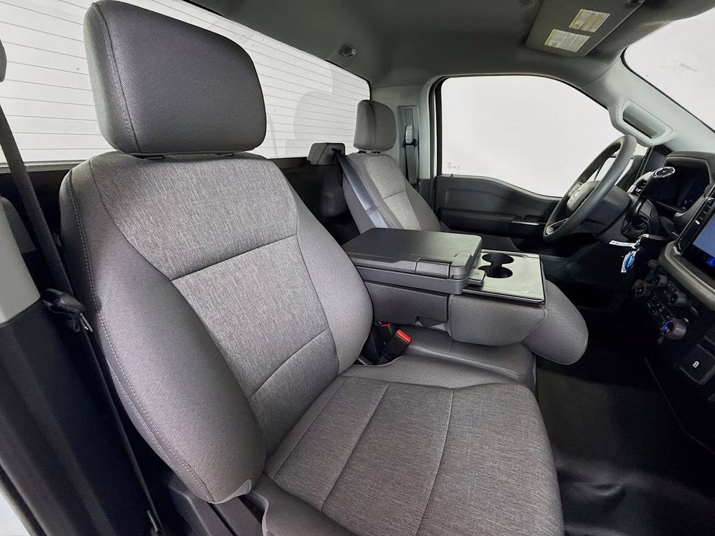 2025 Oxford White Ford F-150 XL 4X4 Truck