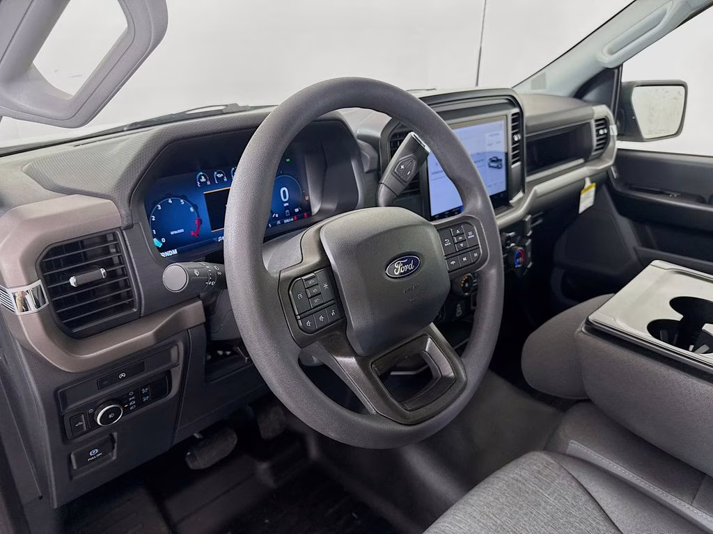 2025 Oxford White Ford F-150 XL 4X4 Truck