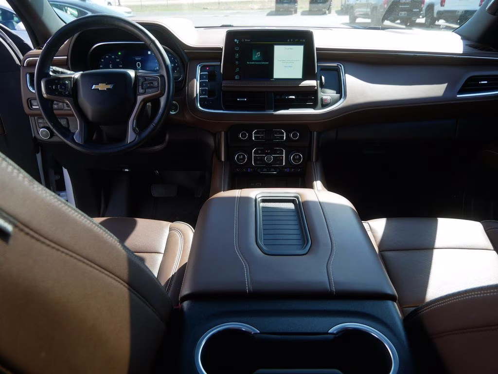2022 Iridescent Pearl Tricoat Chevrolet Tahoe High Country w/ Pano Roof 4X4 SUV