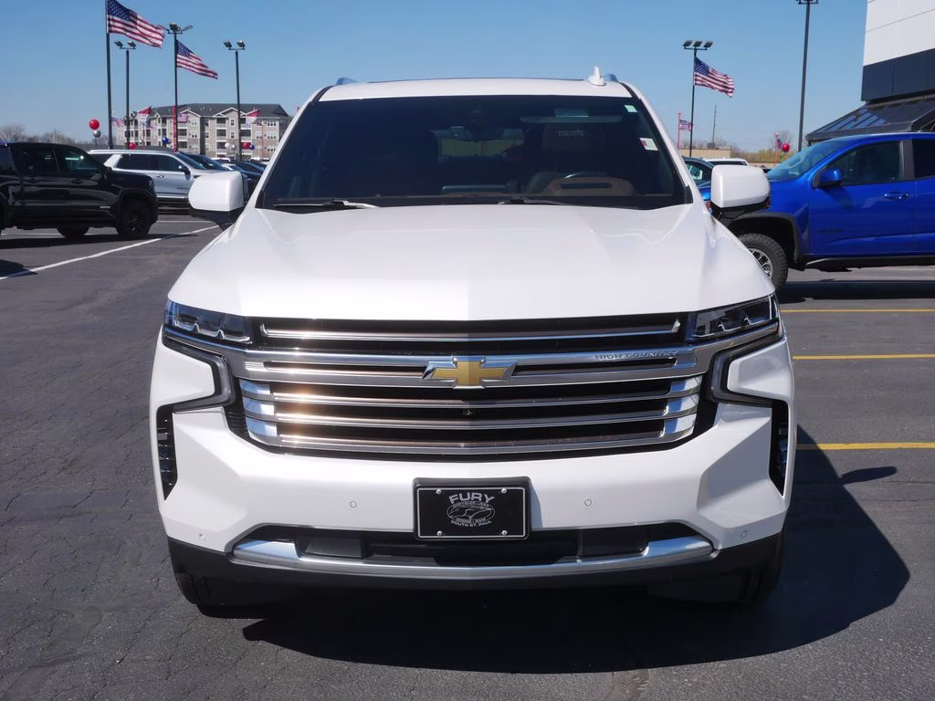 2022 Iridescent Pearl Tricoat Chevrolet Tahoe High Country w/ Pano Roof 4X4 SUV