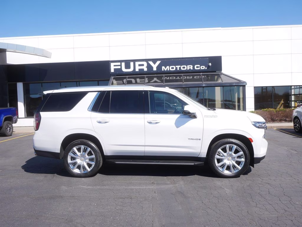 2022 Iridescent Pearl Tricoat Chevrolet Tahoe High Country w/ Pano Roof 4X4 SUV
