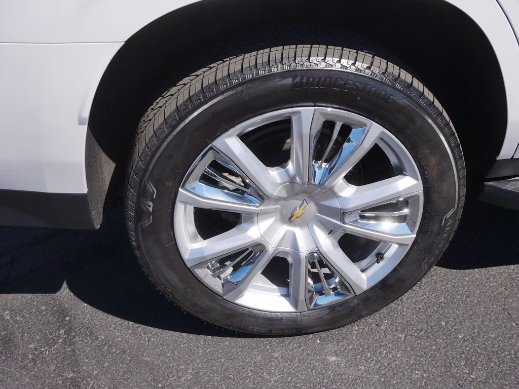 2022 Iridescent Pearl Tricoat Chevrolet Tahoe High Country w/ Pano Roof 4X4 SUV