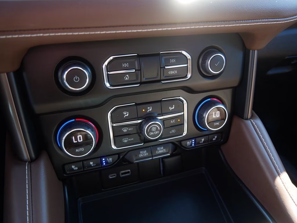 2022 Iridescent Pearl Tricoat Chevrolet Tahoe High Country w/ Pano Roof 4X4 SUV