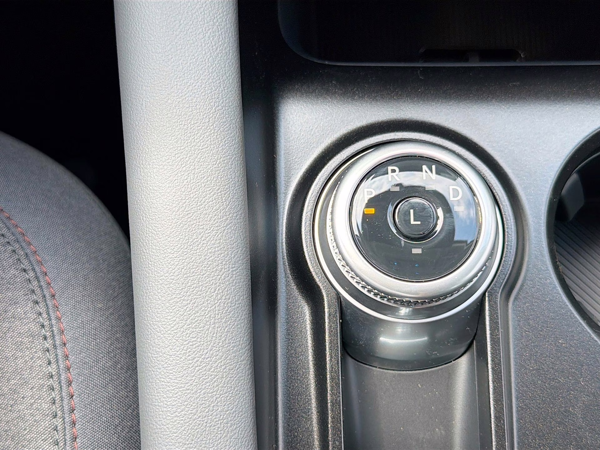 2026 Agate Black Metallic Ford Explorer Active RWD SUV