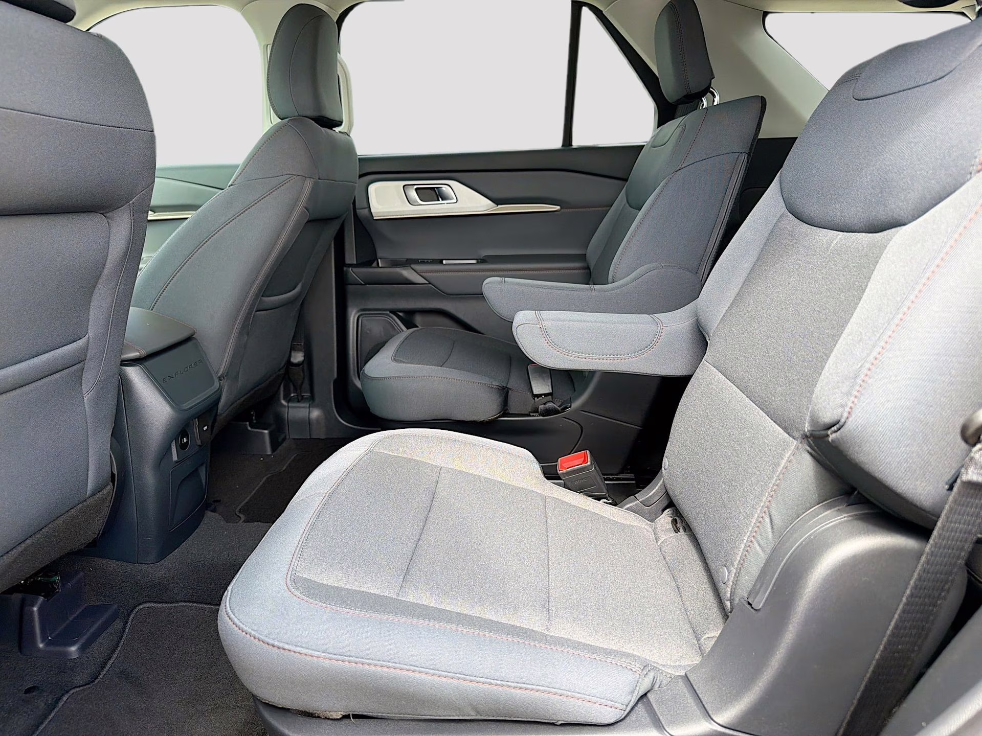 2026 Agate Black Metallic Ford Explorer Active RWD SUV