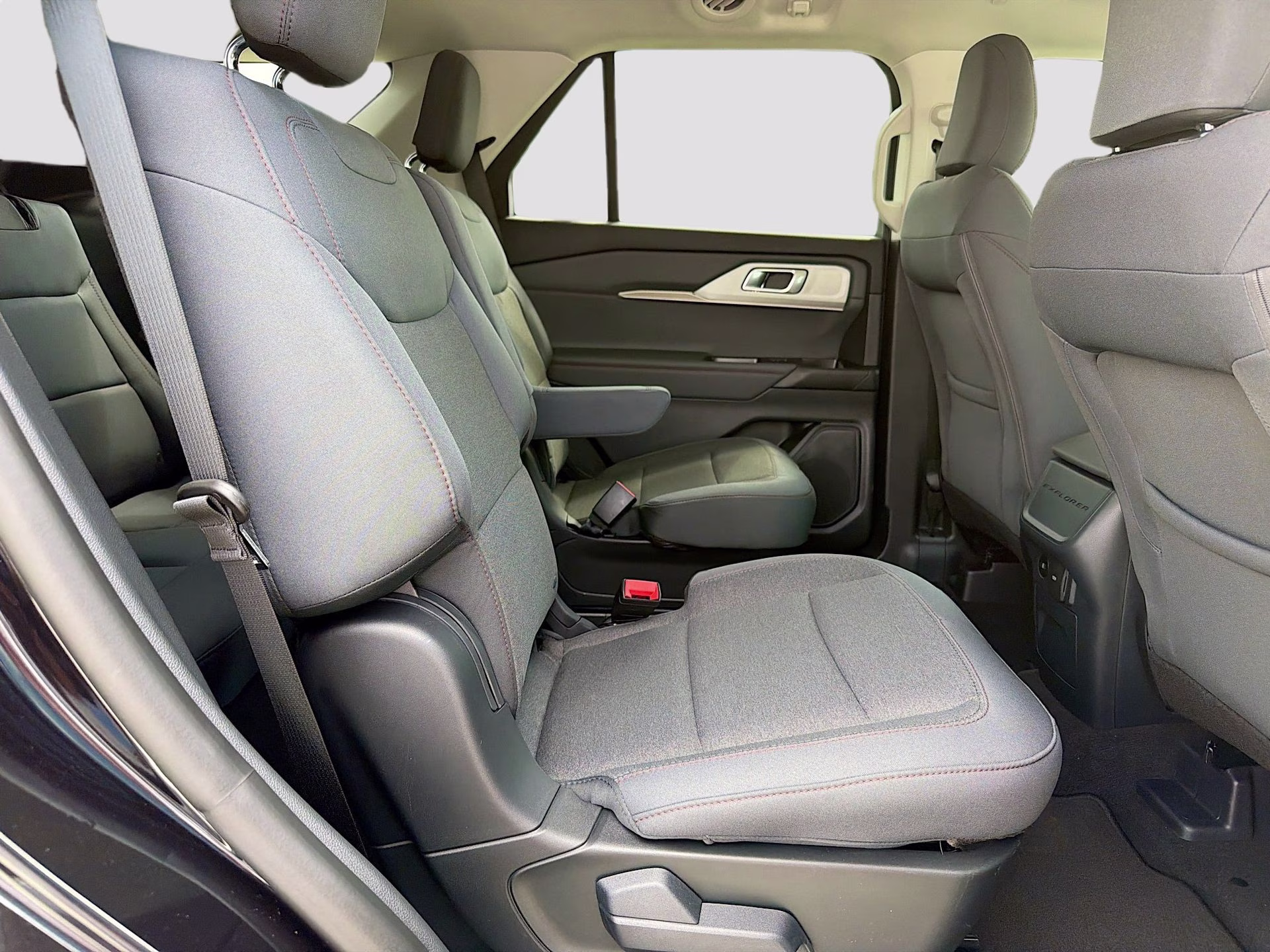 2026 Agate Black Metallic Ford Explorer Active RWD SUV