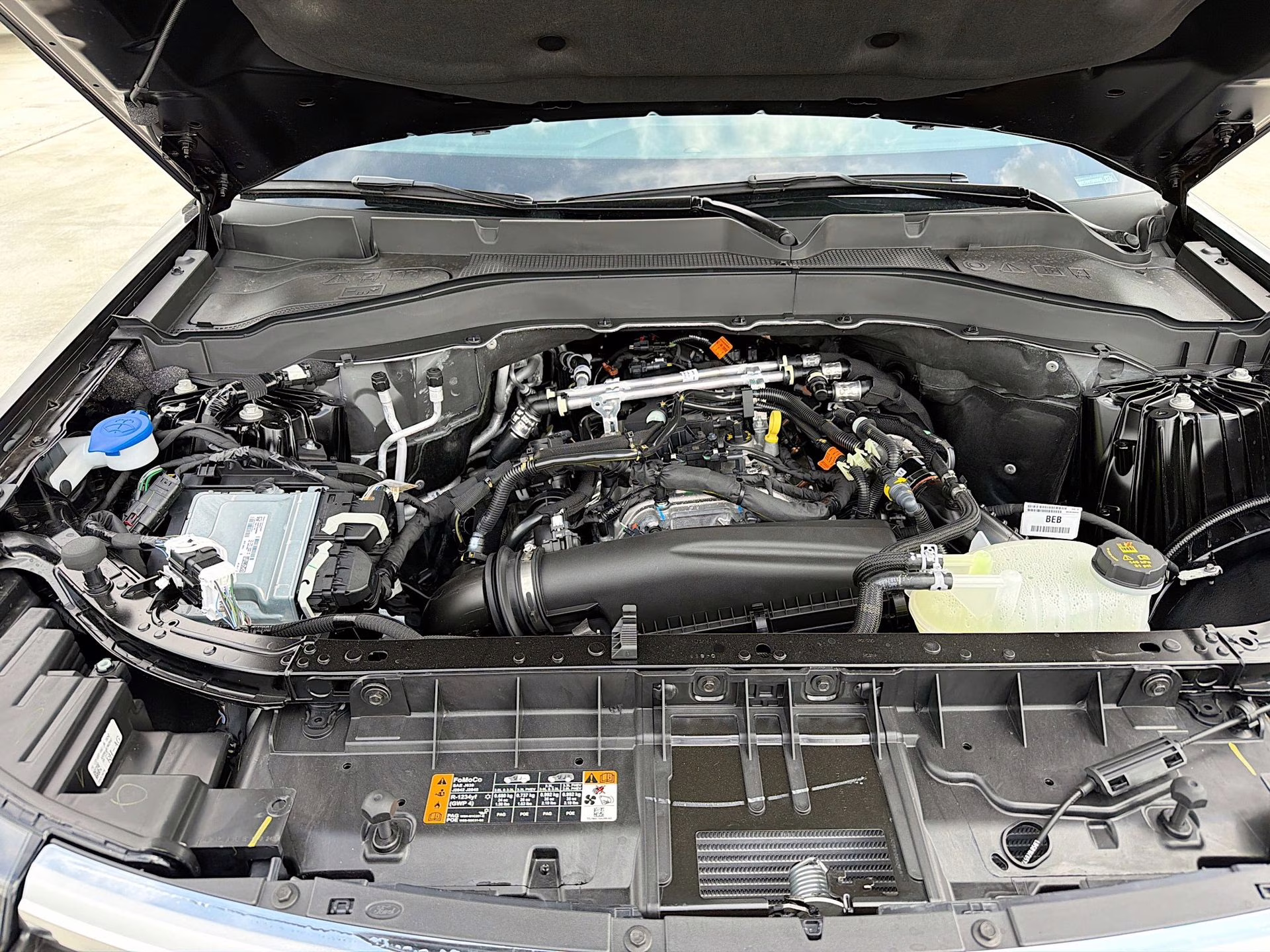 2026 Agate Black Metallic Ford Explorer Active RWD SUV