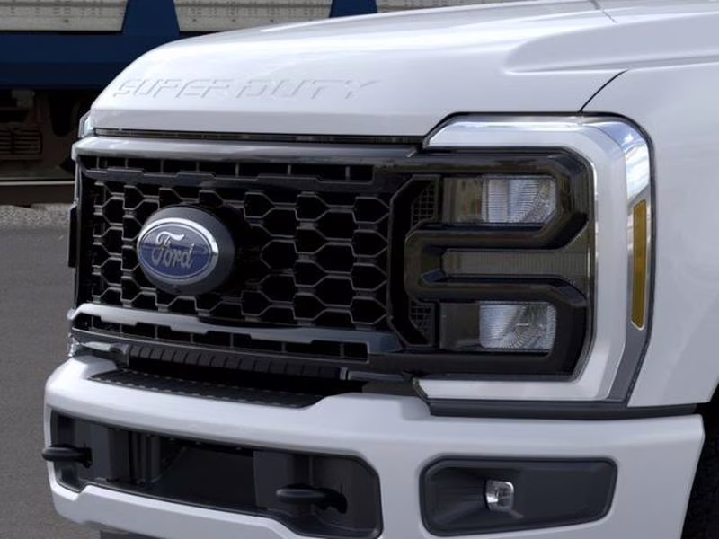 2026 Oxford White Ford Super Duty F-250 SRW XL 4X4 Truck