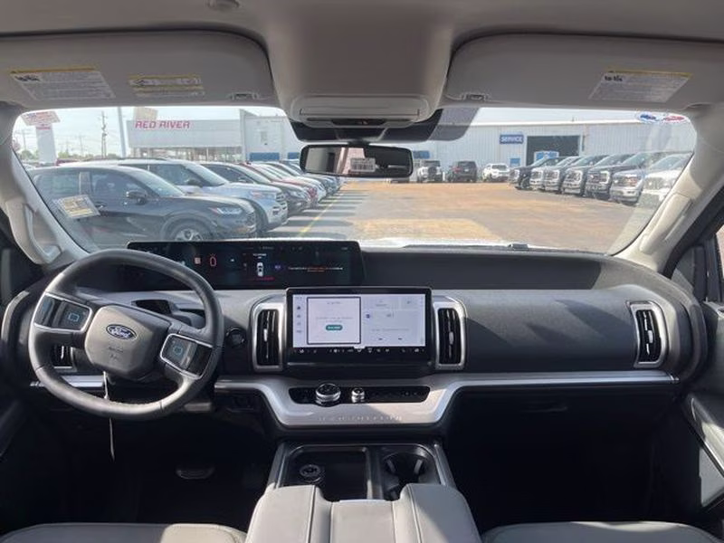 2026 Oxford White Ford Expedition Active RWD SUV