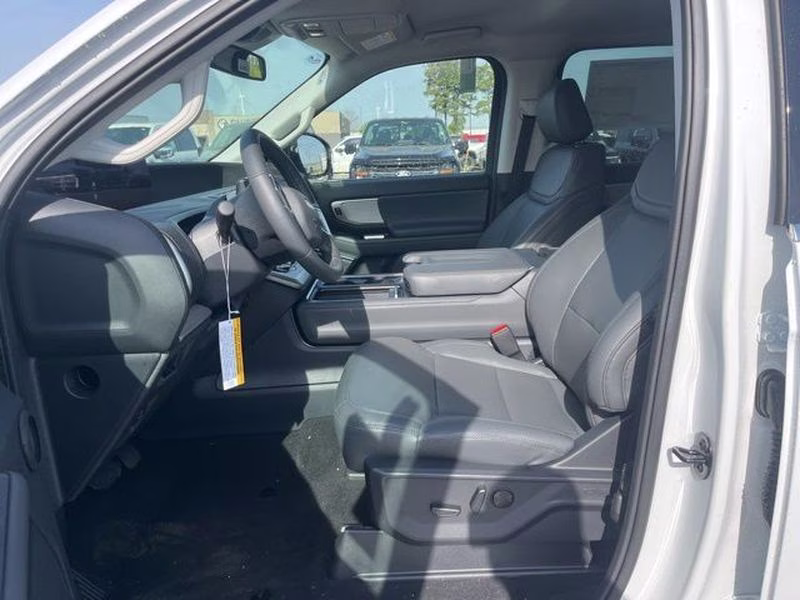 2026 Oxford White Ford Expedition Active RWD SUV