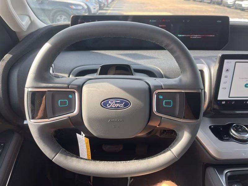 2026 Oxford White Ford Expedition Active RWD SUV