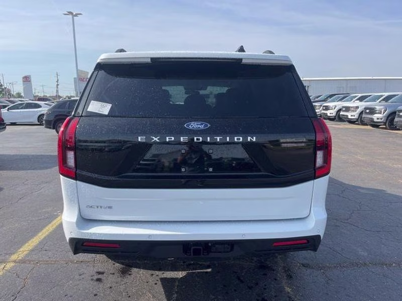 2026 Oxford White Ford Expedition Active RWD SUV