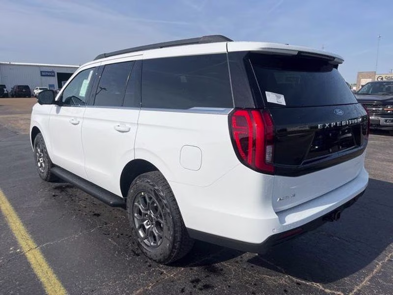 2026 Oxford White Ford Expedition Active RWD SUV