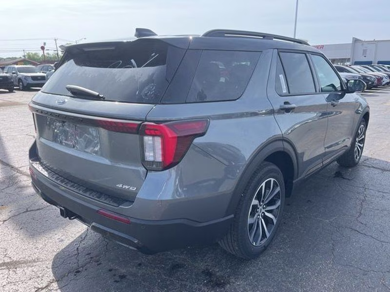 2026 Carbonized Gray Metallic Ford Explorer ST-Line 4X4 SUV