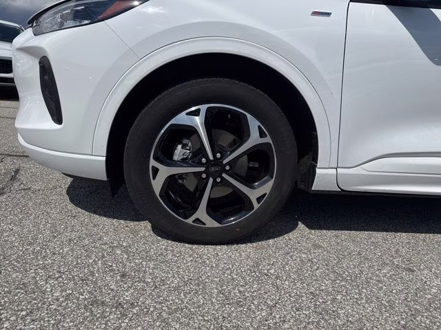 2023 Oxford White Ford Escape ST-Line Select AWD SUV