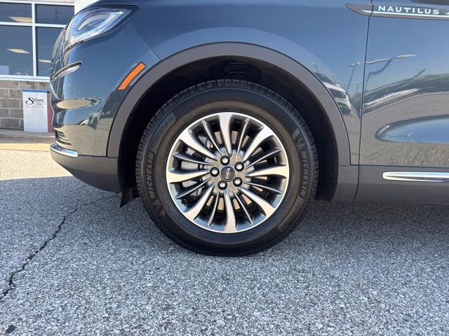 2022 Flight Blue Metallic Clearcoat Lincoln Nautilus Standard AWD SUV
