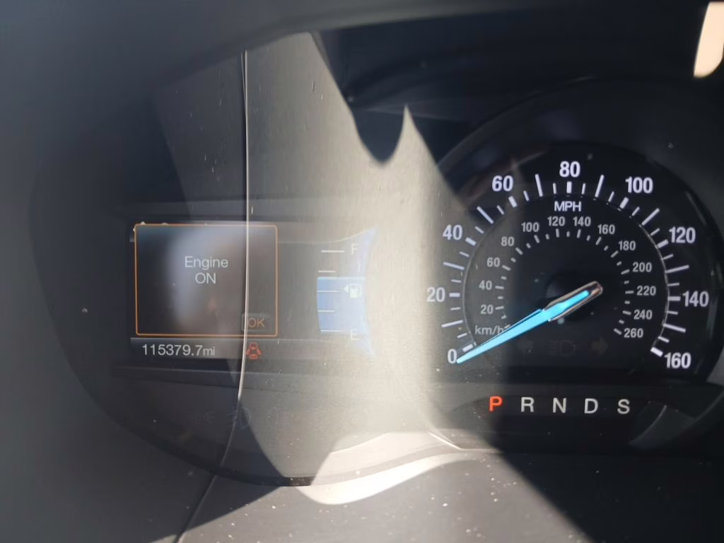 2017 White Platinum Clearcoat Metallic Ford Edge Titanium FWD SUV