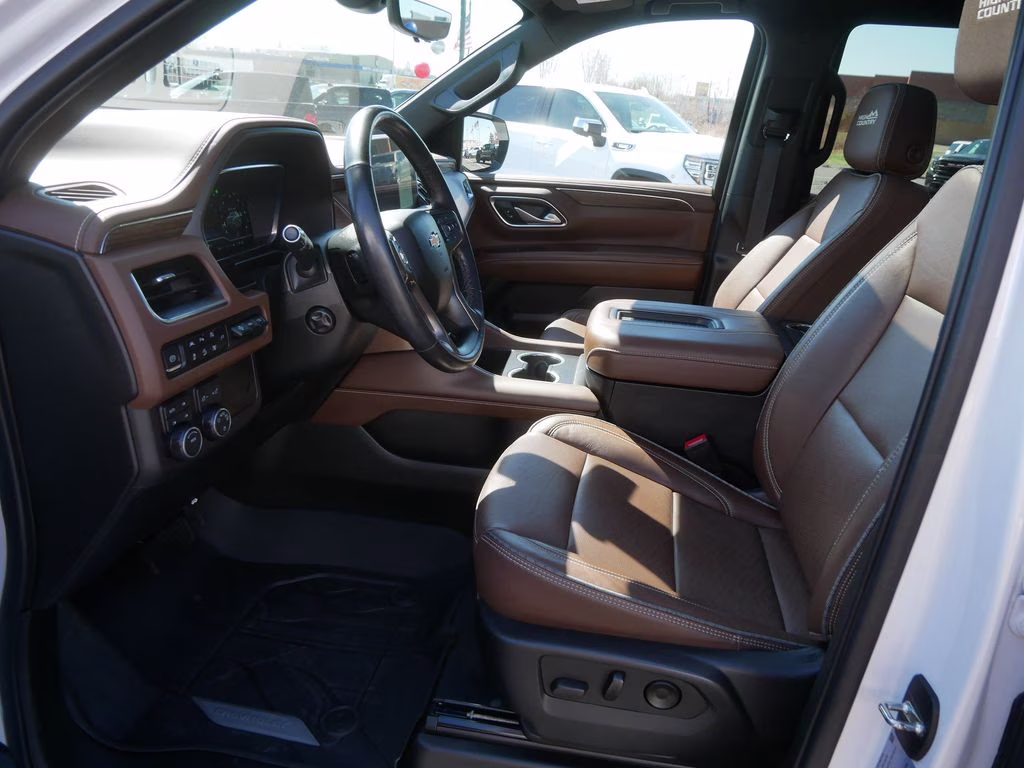 2022 Iridescent Pearl Tricoat Chevrolet Tahoe High Country w/ Pano Roof 4X4 SUV