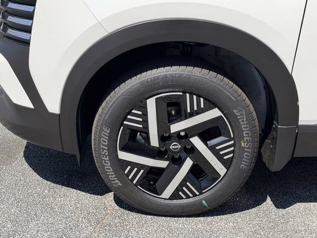 2026 Aspen White/Super Black Nissan Kicks SV FWD SUV