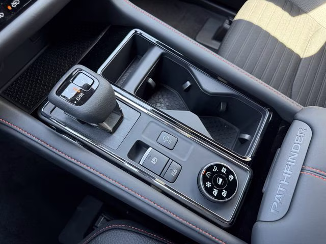 2026 Everest White Pearl/Black Nissan Pathfinder Rock Creek 4X4 SUV