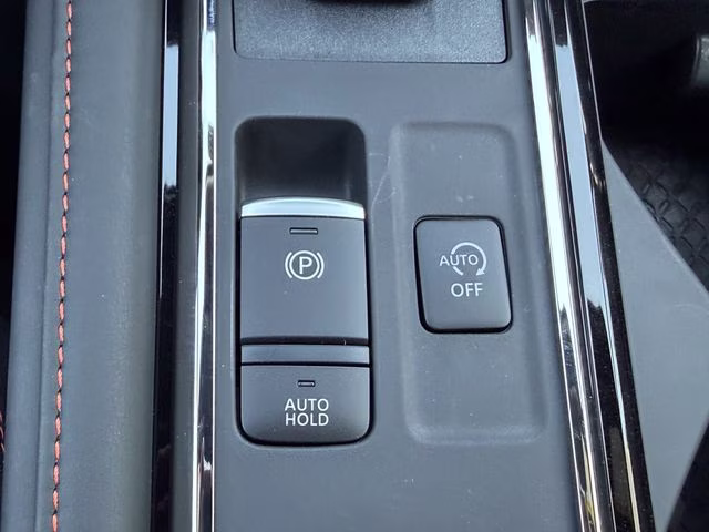 2026 Everest White Pearl/Black Nissan Pathfinder Rock Creek 4X4 SUV