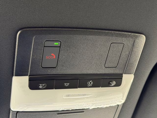 2026 Everest White Pearl/Black Nissan Pathfinder Rock Creek 4X4 SUV