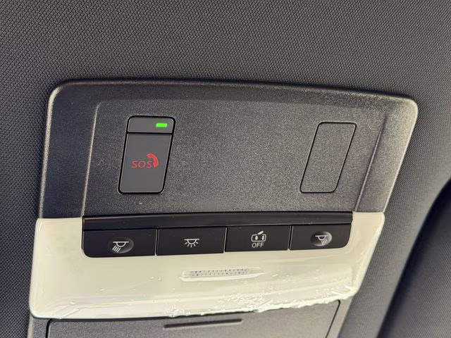 2026 Everest White Pearl/Black Nissan Pathfinder Rock Creek 4X4 SUV