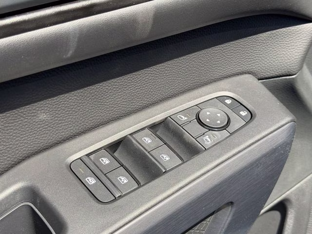 2026 Everest White Pearl/Black Nissan Pathfinder Rock Creek 4X4 SUV