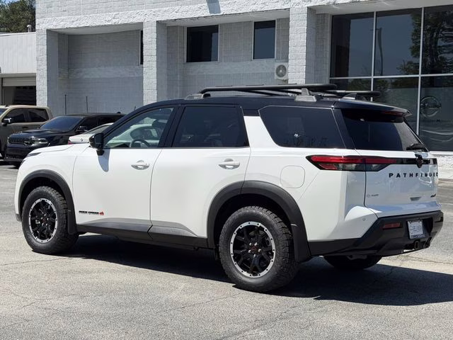 2026 Everest White Pearl/Black Nissan Pathfinder Rock Creek 4X4 SUV
