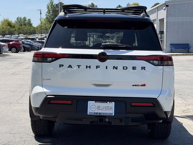 2026 Everest White Pearl/Black Nissan Pathfinder Rock Creek 4X4 SUV