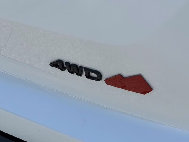 2026 Everest White Pearl/Black Nissan Pathfinder Rock Creek 4X4 SUV