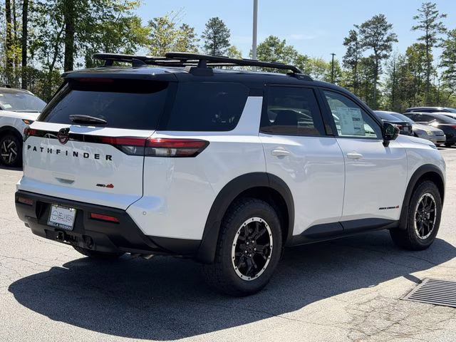 2026 Everest White Pearl/Black Nissan Pathfinder Rock Creek 4X4 SUV