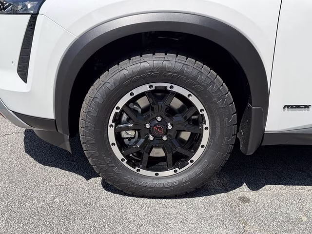 2026 Everest White Pearl/Black Nissan Pathfinder Rock Creek 4X4 SUV
