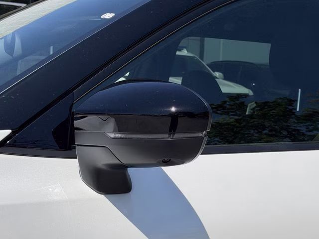 2026 Everest White Pearl/Black Nissan Pathfinder Rock Creek 4X4 SUV