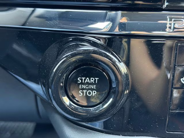 2026 Everest White Pearl/Black Nissan Pathfinder Rock Creek 4X4 SUV