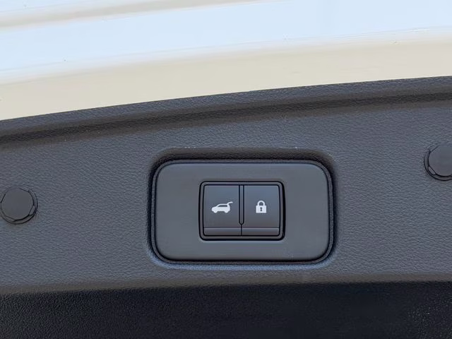 2026 Everest White Pearl/Black Nissan Pathfinder Rock Creek 4X4 SUV