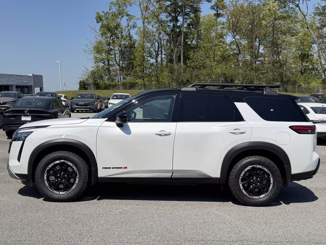 2026 Everest White Pearl/Black Nissan Pathfinder Rock Creek 4X4 SUV
