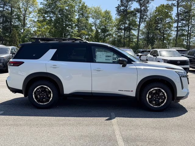 2026 Everest White Pearl/Black Nissan Pathfinder Rock Creek 4X4 SUV