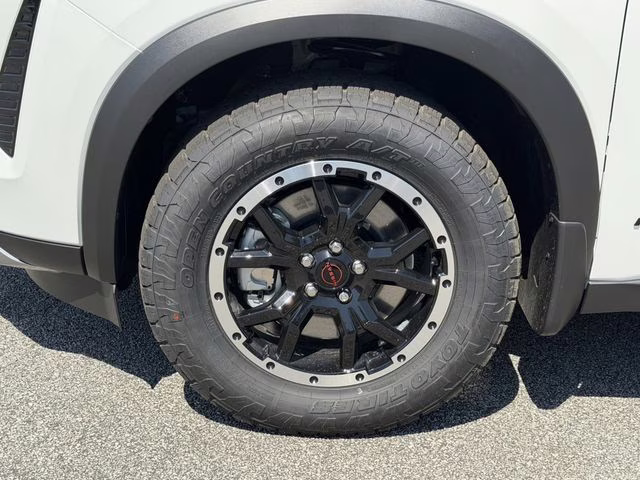 2026 Everest White Pearl/Black Nissan Pathfinder Rock Creek 4X4 SUV