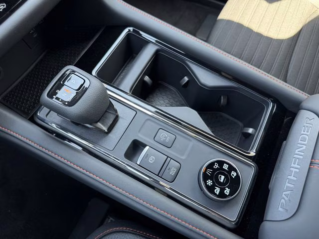 2026 Everest White Pearl/Black Nissan Pathfinder Rock Creek 4X4 SUV