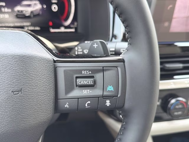 2026 Everest White Pearl Tricoat Nissan Pathfinder SL FWD SUV