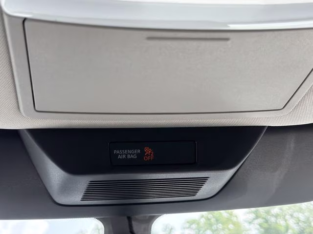 2026 Everest White Pearl Tricoat Nissan Pathfinder SL FWD SUV