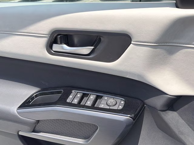 2026 Everest White Pearl Tricoat Nissan Pathfinder SL FWD SUV