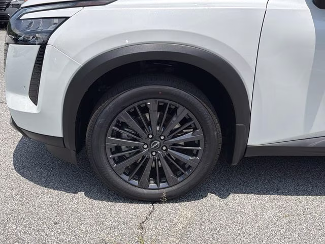 2026 Everest White Pearl Tricoat Nissan Pathfinder SL FWD SUV