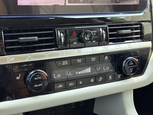 2026 Everest White Pearl Tricoat Nissan Pathfinder SL FWD SUV