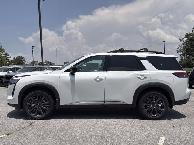 2026 Everest White Pearl Tricoat Nissan Pathfinder SL FWD SUV