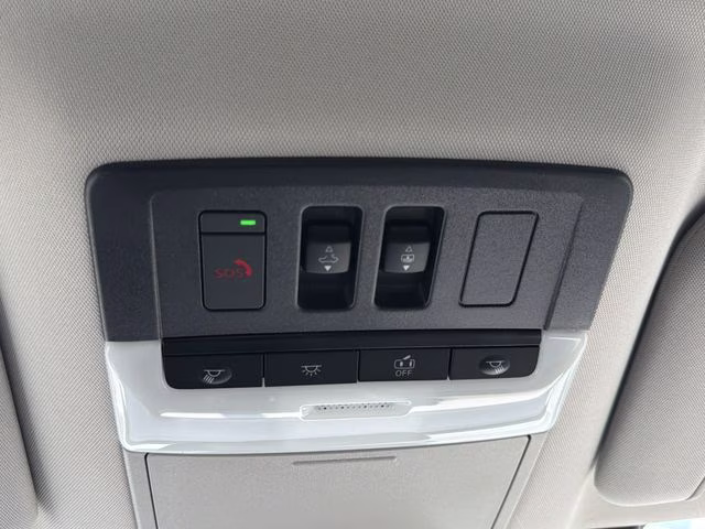 2026 Everest White Pearl Tricoat Nissan Pathfinder SL FWD SUV