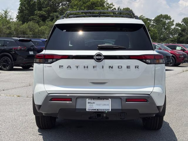 2026 Everest White Pearl Tricoat Nissan Pathfinder SL FWD SUV