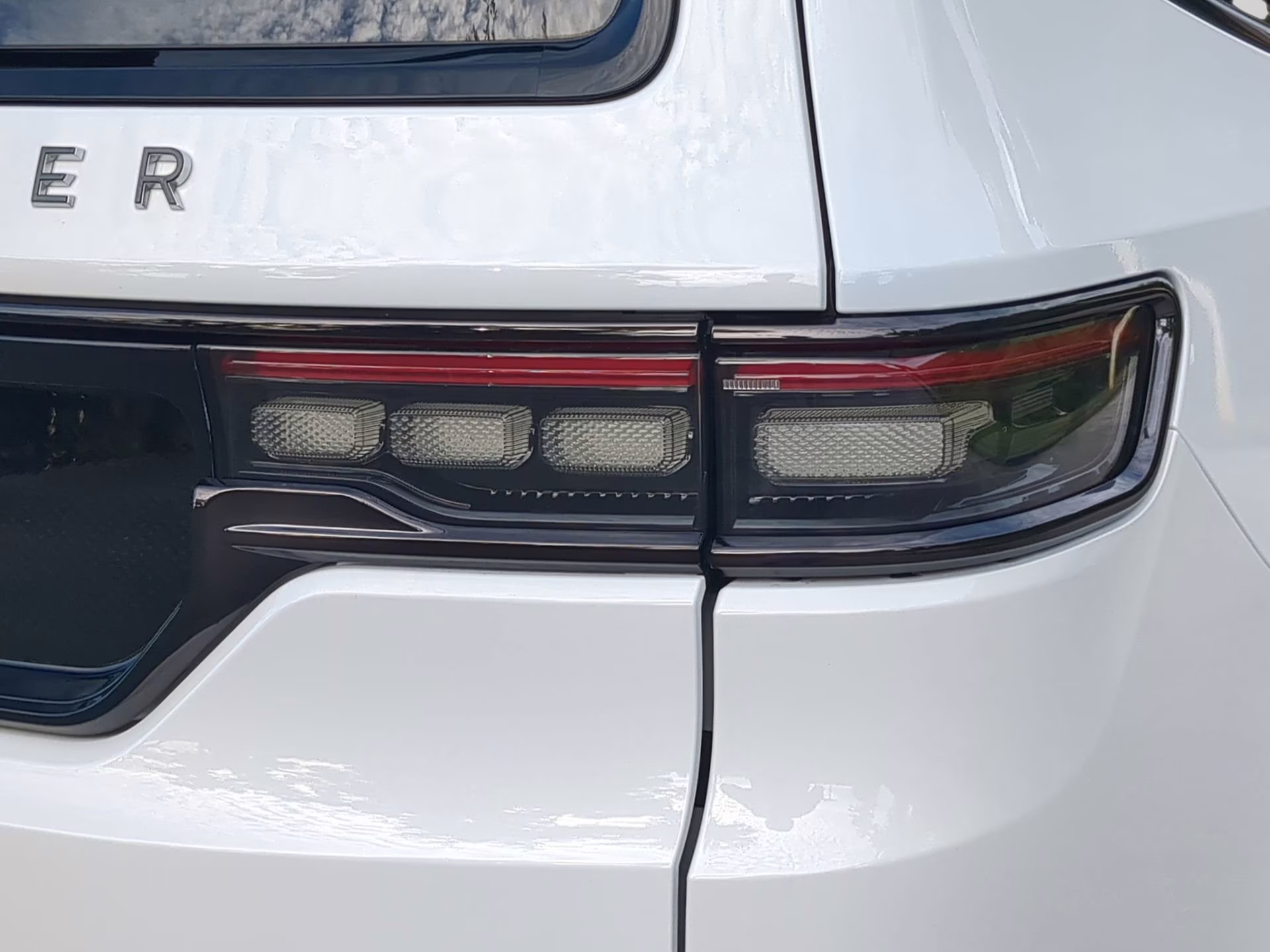 2024 Bright White Clearcoat Jeep Grand Wagoneer Series II Obsidian 4X4 SUV