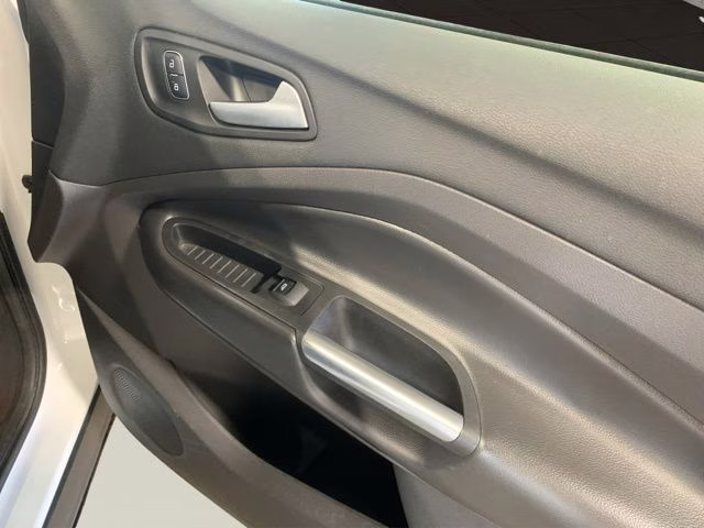 2018 Oxford White Ford Escape SE 4X4 SUV